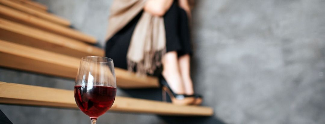 ¿Qué es el alcoholismo? Síntomas y consecuencias